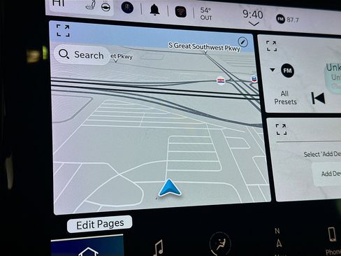 Used 2023 Jeep Grand Cherokee Limited w/ Black Appearance Package image 22