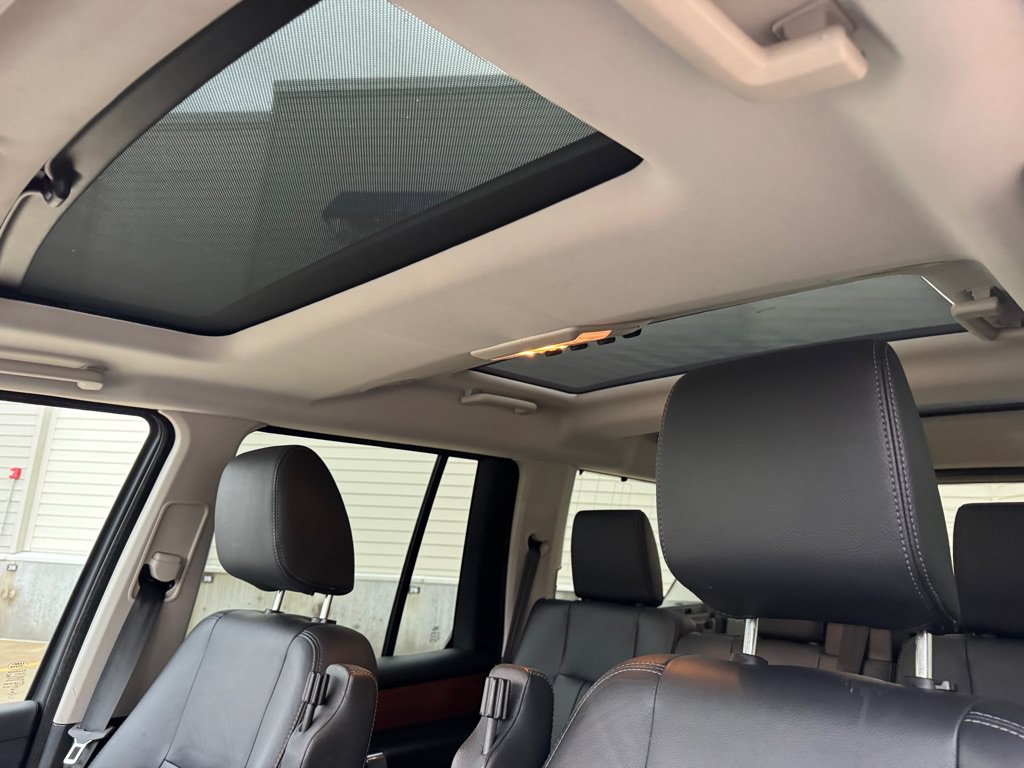 Used 2015 Land Rover LR4 HSE AWD/4WD image 24