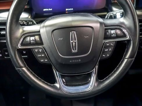 Used 2022 Lincoln Nautilus Reserve w/ Monochromatic Package AWD/4WD image 19