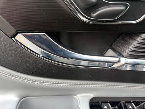 Used 2022 Lincoln Corsair AWD w/ Premium Package image 18