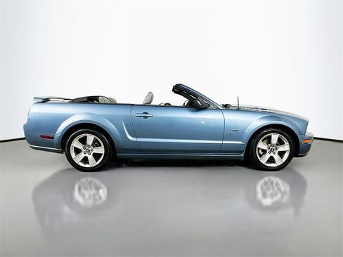 Used 2006 Ford Mustang GT Premium image 9