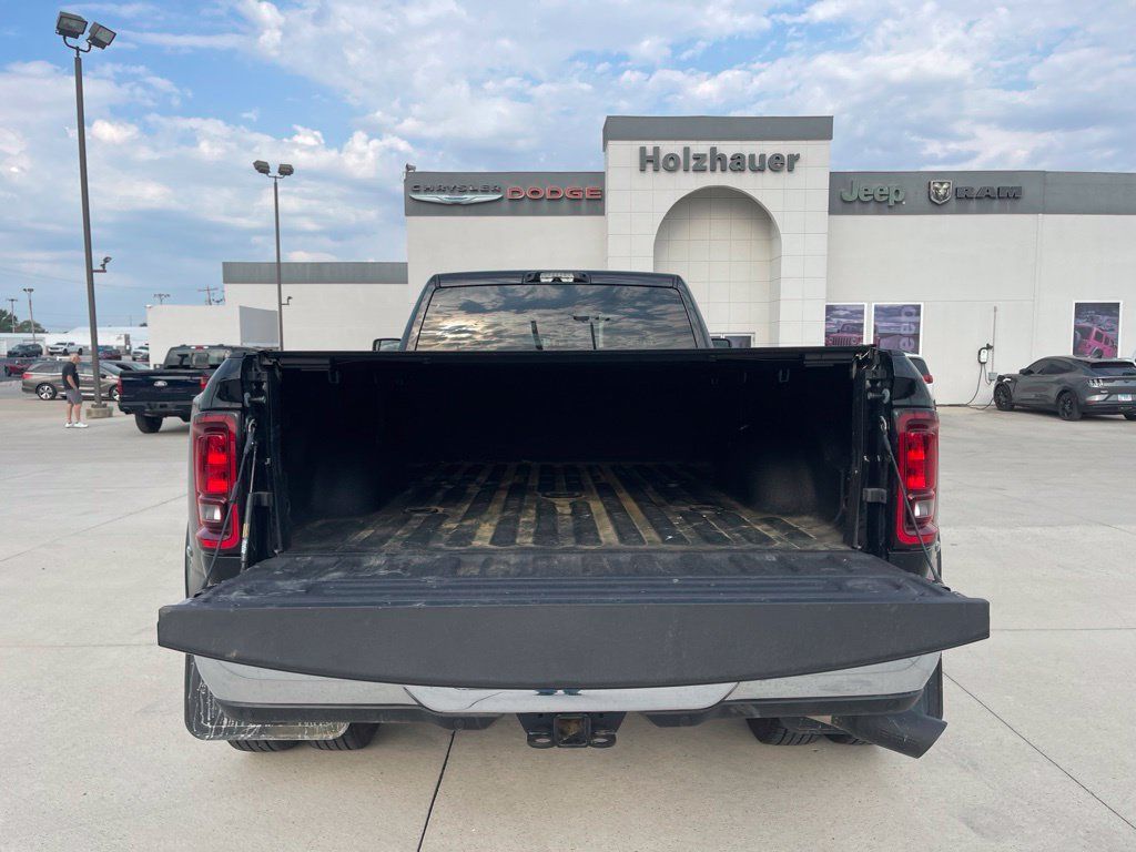 Used 2026 RAM 3500 Big Horn AWD/4WD image 5