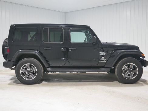 Used 2023 Jeep Wrangler Sahara w/ Cold Weather Group image 5
