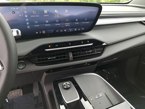 New 2026 Buick Enclave Sport Touring w/ Power Package FWD image 26