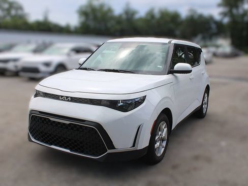 Certified 2024 Kia Soul LX w/ Option Group 015 FWD image 15