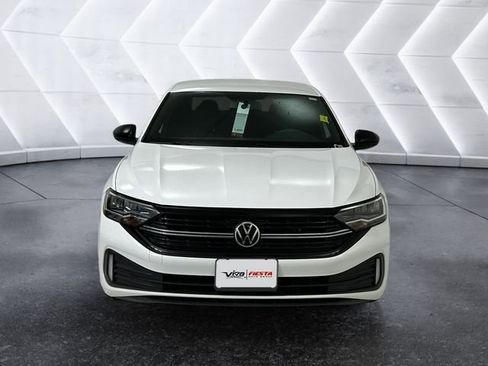 Used 2022 Volkswagen Jetta Sport image 2