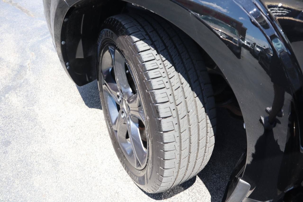 Used 2018 Dodge Journey Crossroad w/ Nav & Sun Group FWD image 22