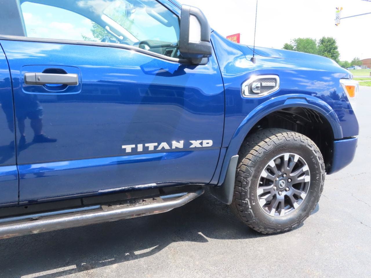 Used 2019 Nissan Titan PRO-4X w/ Pro-4x Convenience Package AWD/4WD image 24
