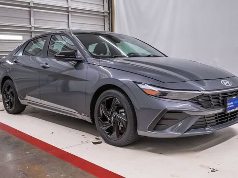 Certified 2026 Hyundai Elantra Sport FWD image 5