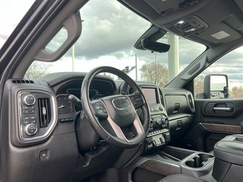 Certified 2022 GMC Sierra 3500 Denali w/ Denali Ultimate Package image 18