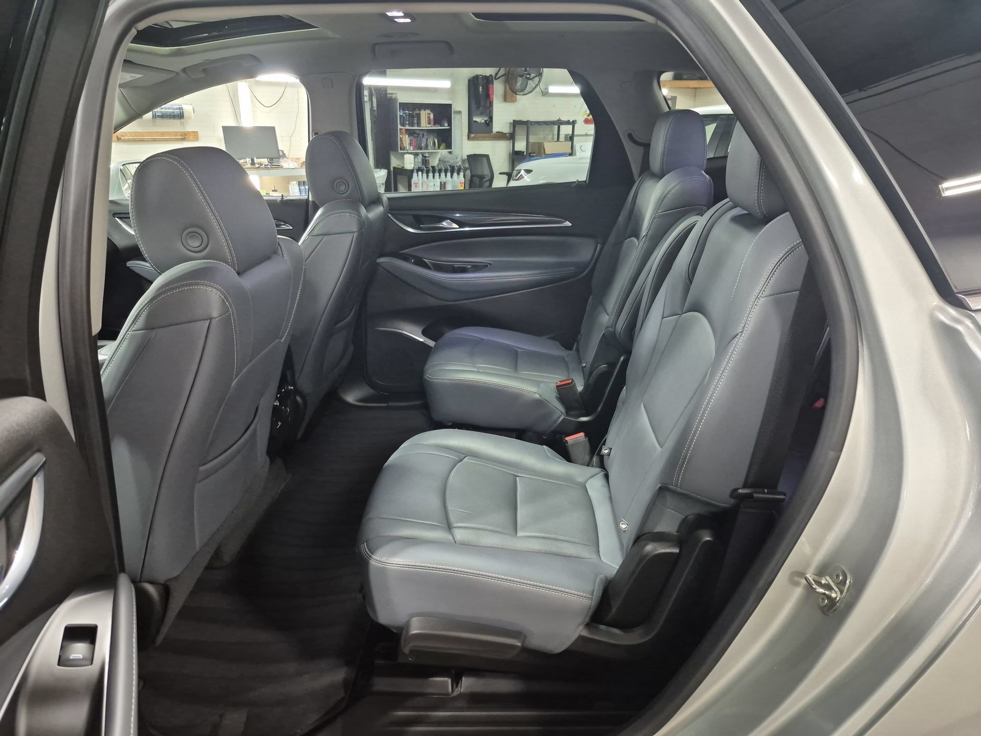Used 2019 Buick Enclave Essence AWD/4WD image 26