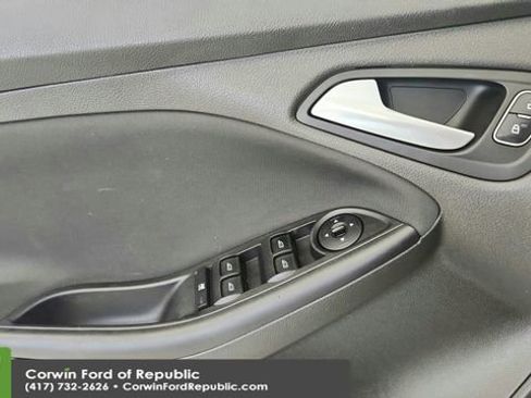 Used 2016 Ford Focus SE image 19