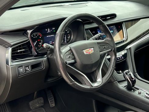 Used 2022 Cadillac XT6 Premium Luxury AWD/4WD image 7