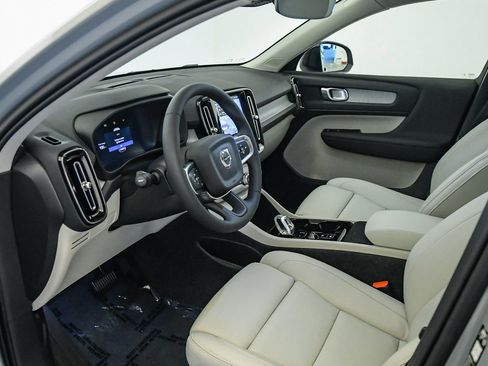 Certified 2026 Volvo XC40 B5 Plus w/ Protection Package Premier AWD/4WD image 17