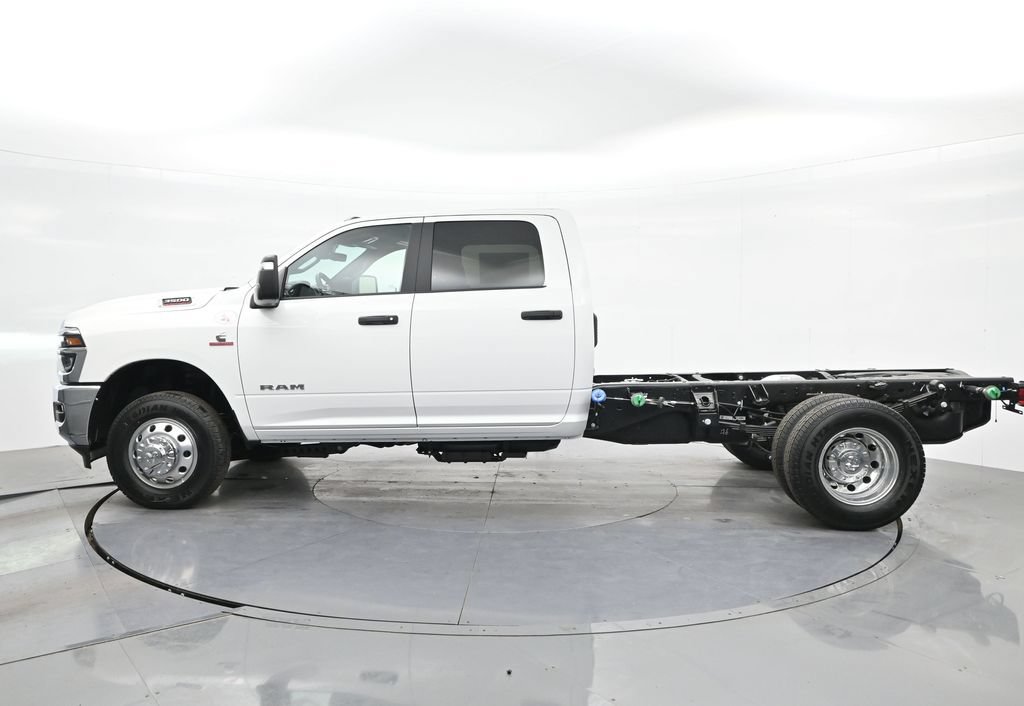 New 2026 RAM 3500 Big Horn AWD/4WD image 10