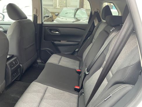 Used 2025 Nissan Rogue SV image 28