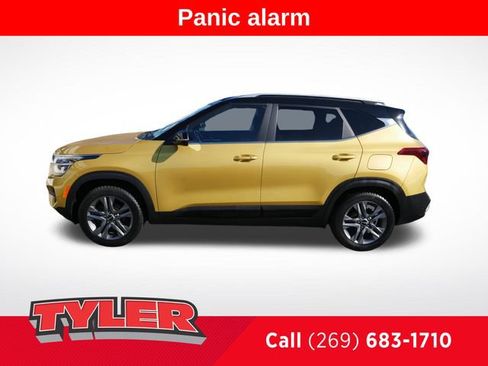 Used 2023 Kia Seltos S w/ Navigation Package FWD image 4