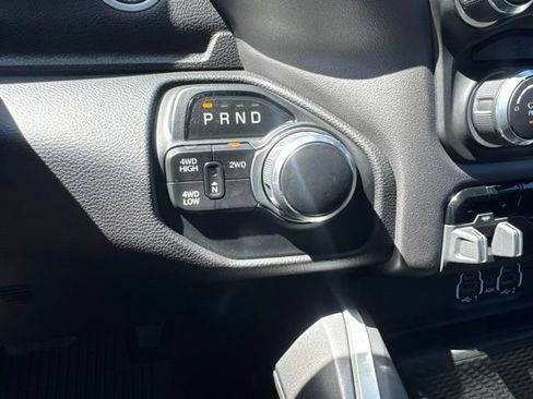 Certified 2021 RAM 2500 Big Horn w/ Night Edition AWD/4WD image 21