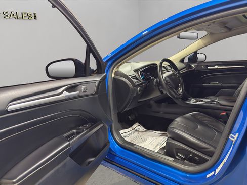 Used 2020 Ford Fusion Titanium image 12