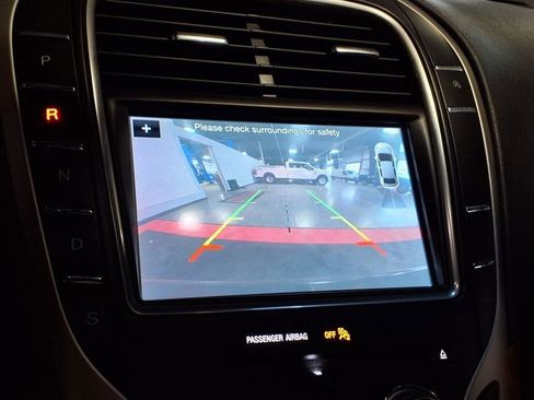 Used 2019 Lincoln Nautilus Reserve image 24