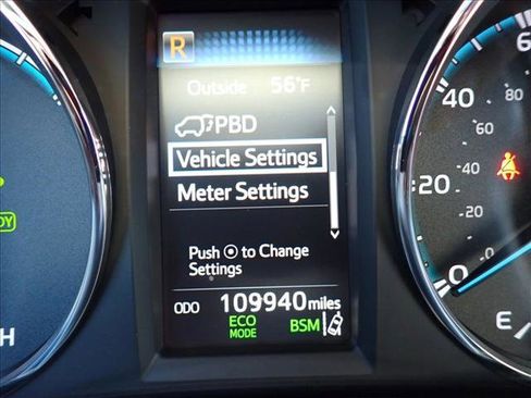 Used 2018 Toyota RAV4 Limited image 27