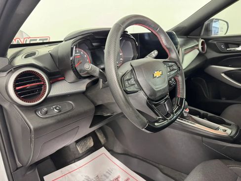 Used 2025 Chevrolet Trax RS w/ Driver Confidence Package image 10