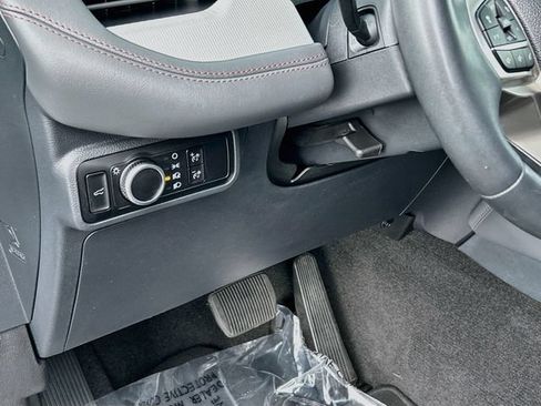 Used 2025 Ford Explorer Active RWD image 7