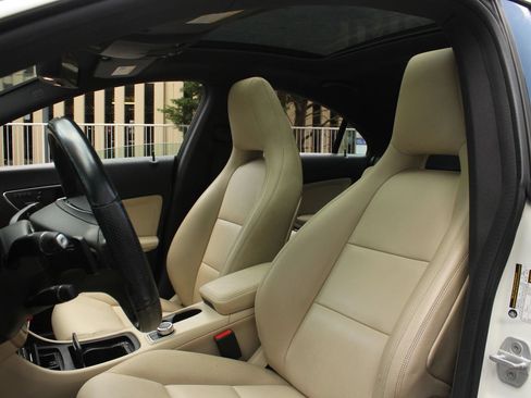 Used 2014 Mercedes-Benz CLA 250 4MATIC image 16