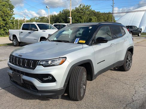 Used 2026 Jeep Compass Limited AWD/4WD image 4
