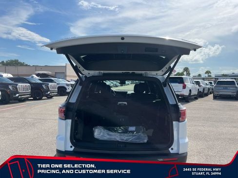 New 2026 GMC Acadia AT4 w/ Super Cruise Package AWD/4WD image 10