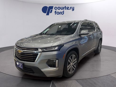 Used 2023 Chevrolet Traverse High Country image 3