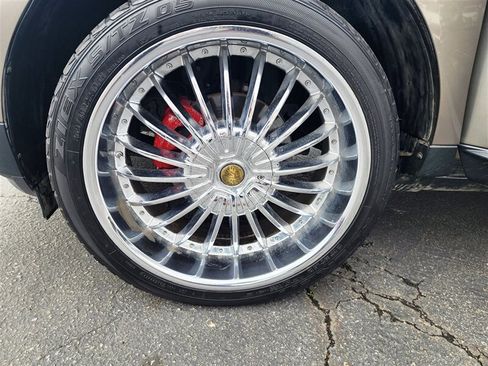 Used 2013 Ford Edge SEL image 22