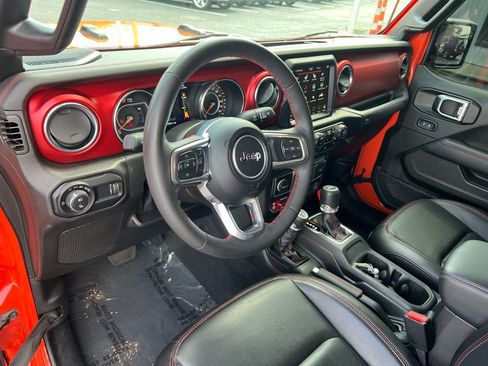 Used 2023 Jeep Gladiator Rubicon w/ Cold Weather Group AWD/4WD image 18