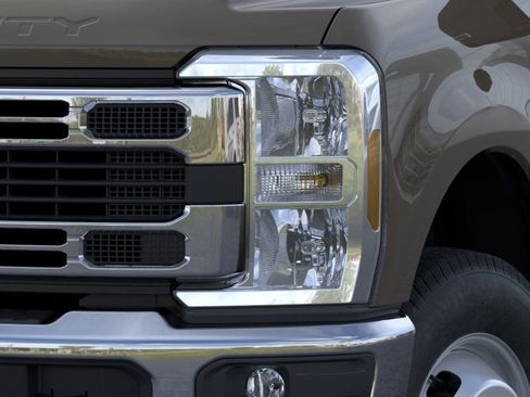 New 2026 Ford F350 XLT w/ 360-Degree Camera Package AWD/4WD image 18