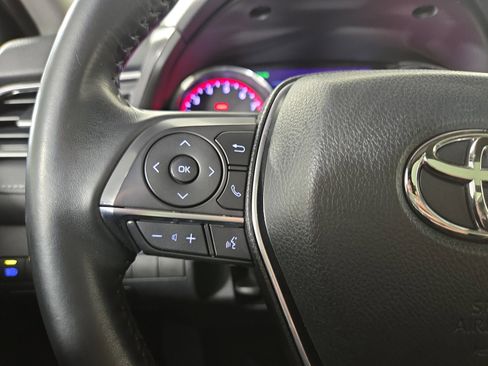 Used 2020 Toyota Camry XSE image 15