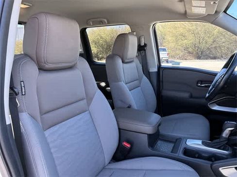 Used 2022 Nissan Frontier SV image 22