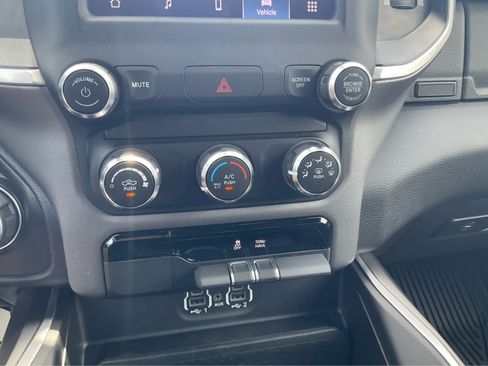 Used 2022 RAM 1500 Big Horn AWD/4WD image 10