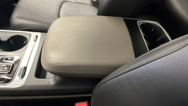 Used 2025 Kia Carnival SX FWD image 20
