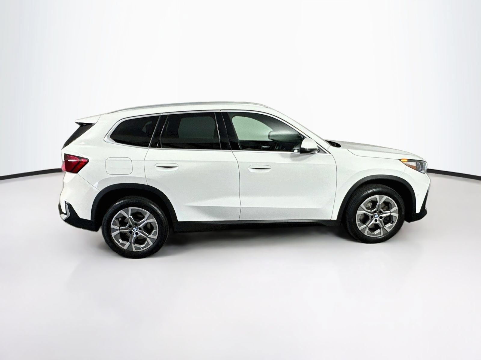 Used 2023 BMW X1 xDrive28i w/ Convenience Package AWD/4WD image 8