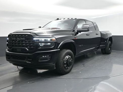 Used 2025 RAM 3500 Limited AWD/4WD image 4