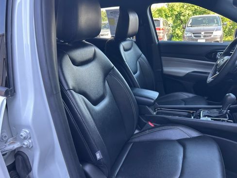 Certified 2025 Jeep Compass Limited AWD/4WD image 32