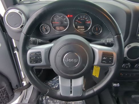 Certified 2016 Jeep Wrangler Unlimited Rubicon image 30