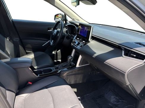 Certified 2024 Toyota Corolla Cross XLE w/ Convenience Package FWD image 20