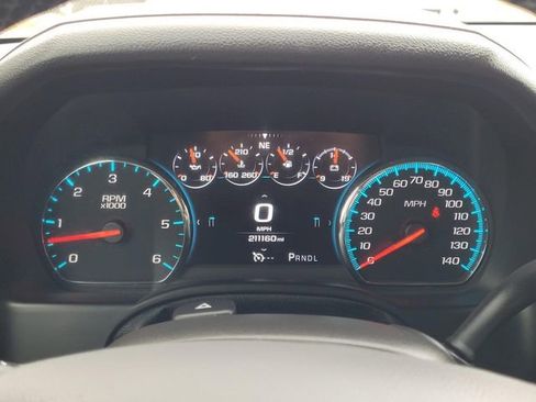 Used 2017 Chevrolet Suburban LT image 36