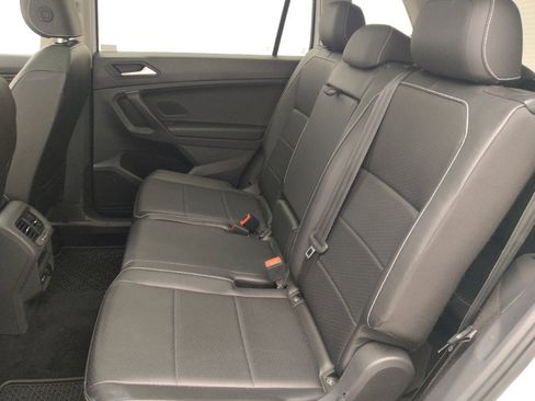 Used 2021 Volkswagen Tiguan SEL FWD image 18