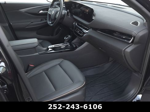Used 2025 Buick Envista Avenir FWD image 37