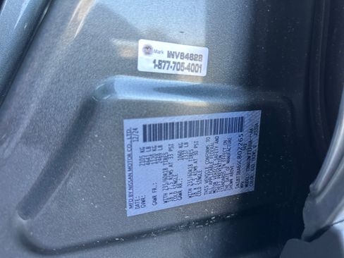 Used 2025 Nissan Rogue SV FWD image 29