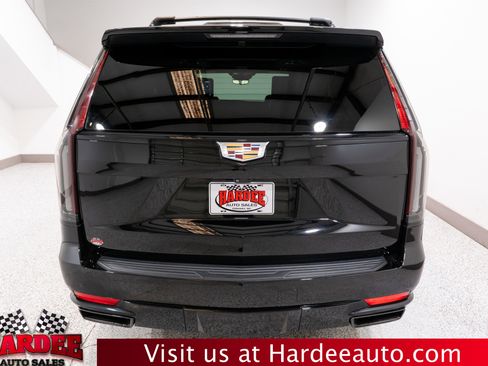 Used 2021 Cadillac Escalade Sport Platinum AWD/4WD image 4