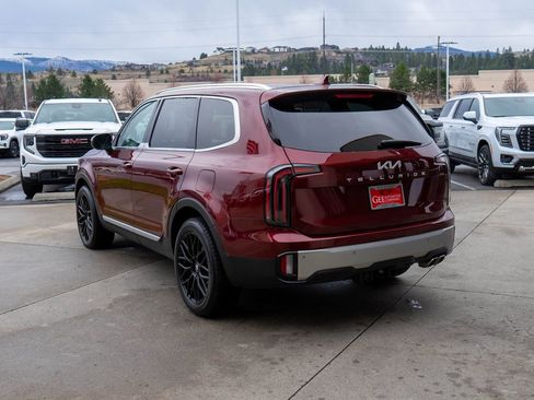 Used 2023 Kia Telluride EX w/ EX Captain's Chair Package image 5
