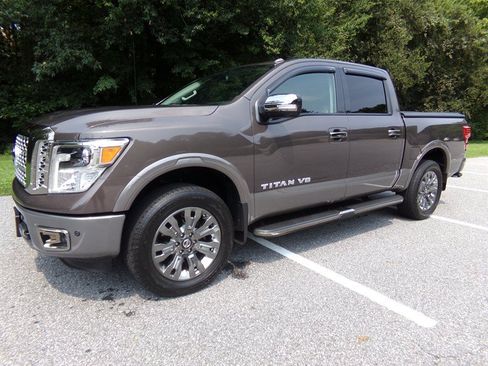 Used 2019 Nissan Titan Platinum Reserve w/ Platinum Utility Package AWD/4WD image 1